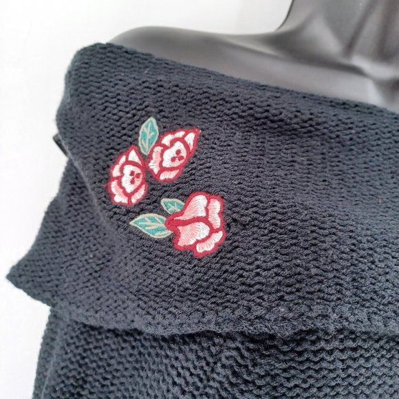 CLOUD CHASER Juniors Sz S Off-the-Shoulder Embroidered Floral Sweater Jet Black - Picture 5 of 16